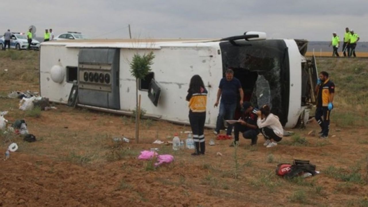 Kayseri’de yolcu otobüsü devrildi: Çok sayıda yaralı!