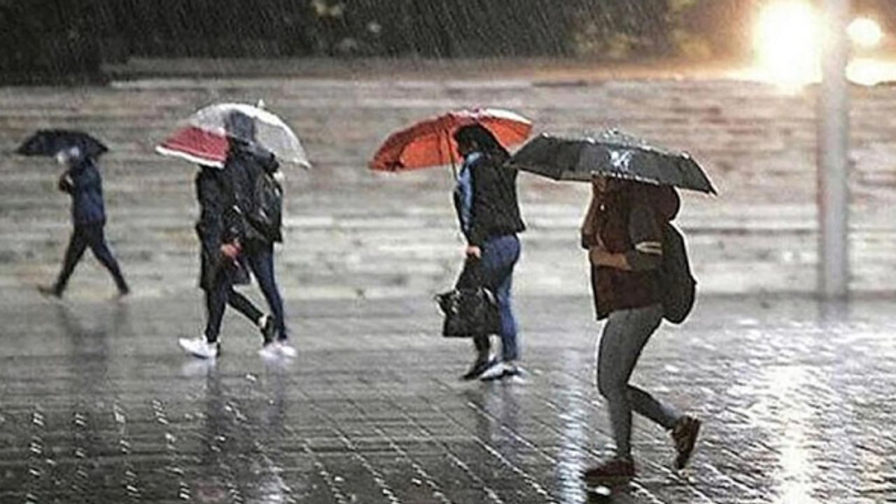 Meteoroloji'den Doğu Karadeniz'e yağmur, Marmara ve Ege'ye rüzgar uyarısı