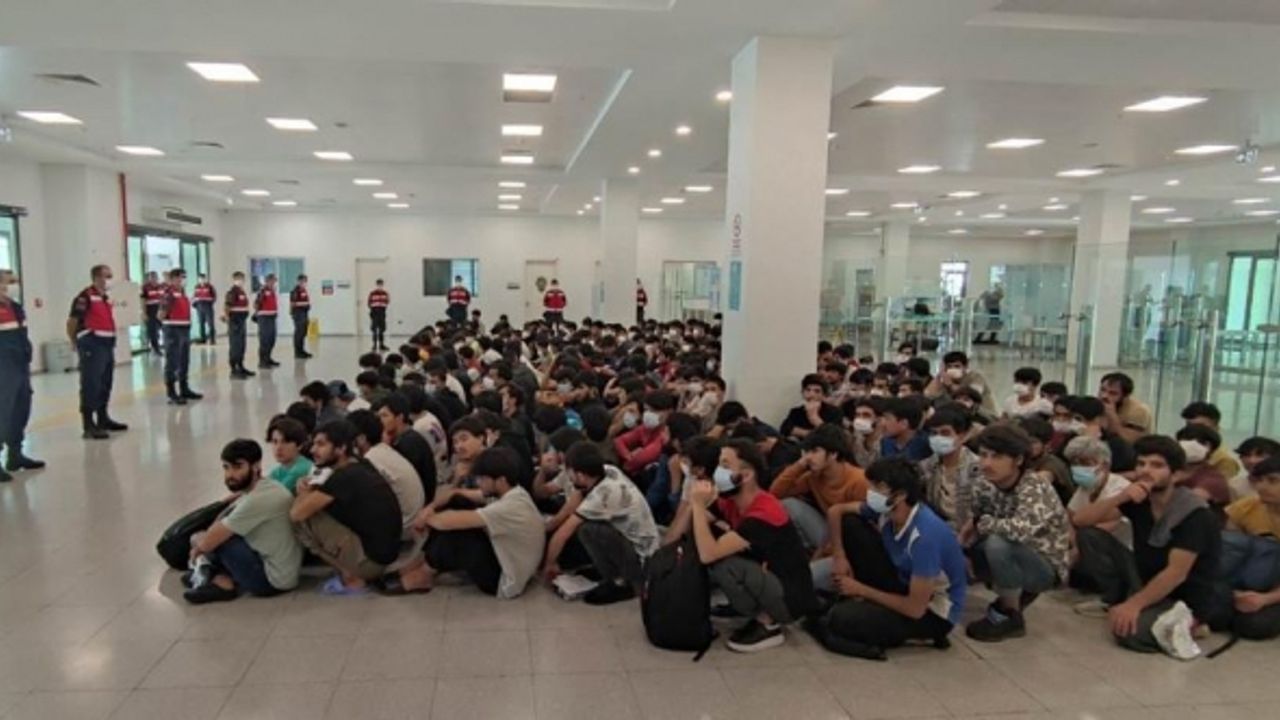 Kırklareli’nde 226 kaçak göçmen sınır dışı edildi