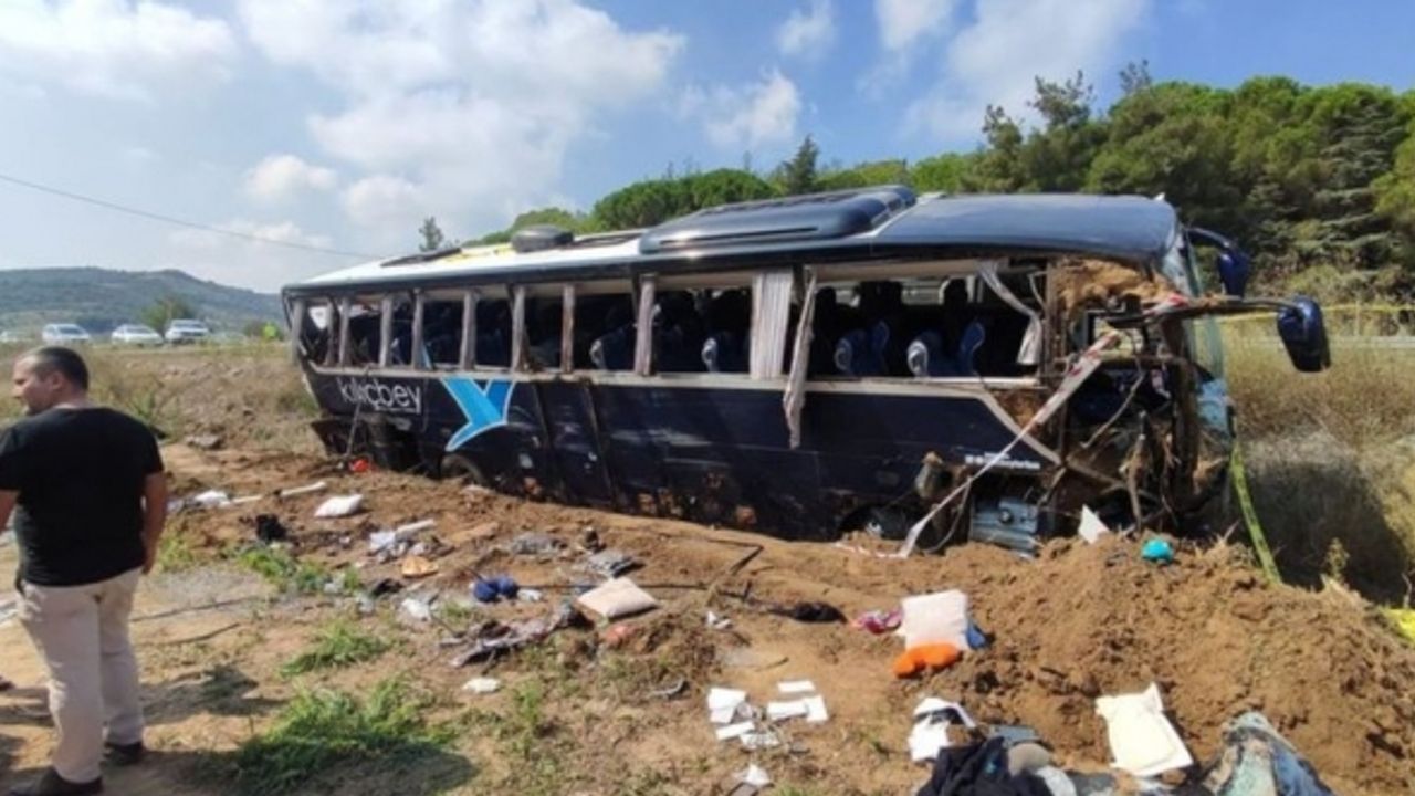 Çanakkale'de tur otobüsü devrildi: Çok sayıda yaralı!