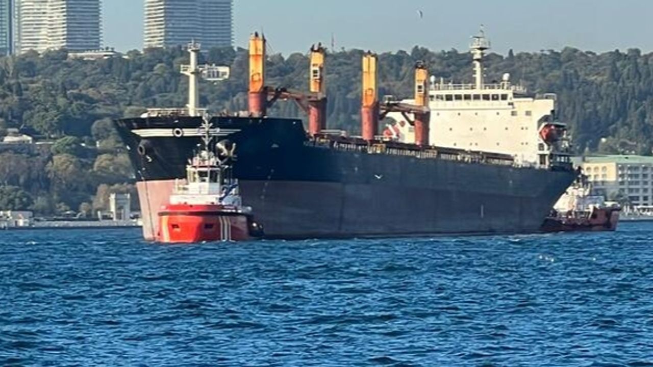 İstanbul Boğazı'nda gemi arızası; Boğaz kapatıldı