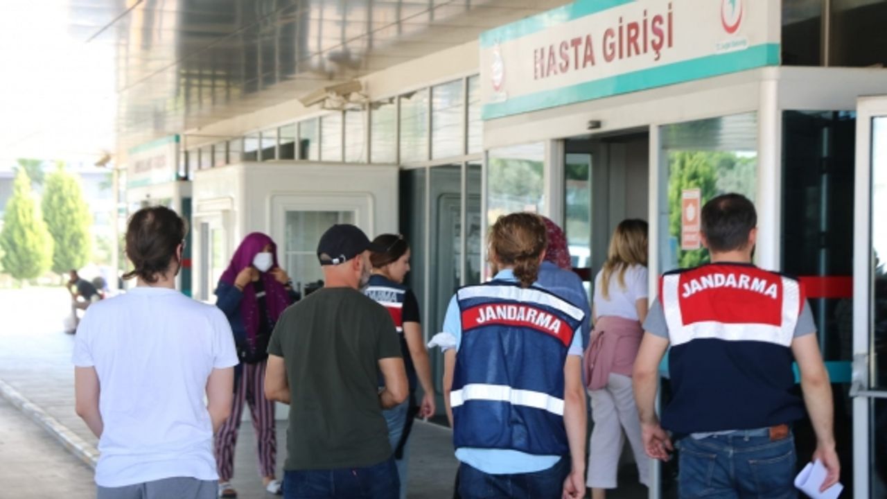 Sürat teknesiyle kaçacaklardı! 7 FETÖ'cü İzmir'de kıskıvrak yakalandı