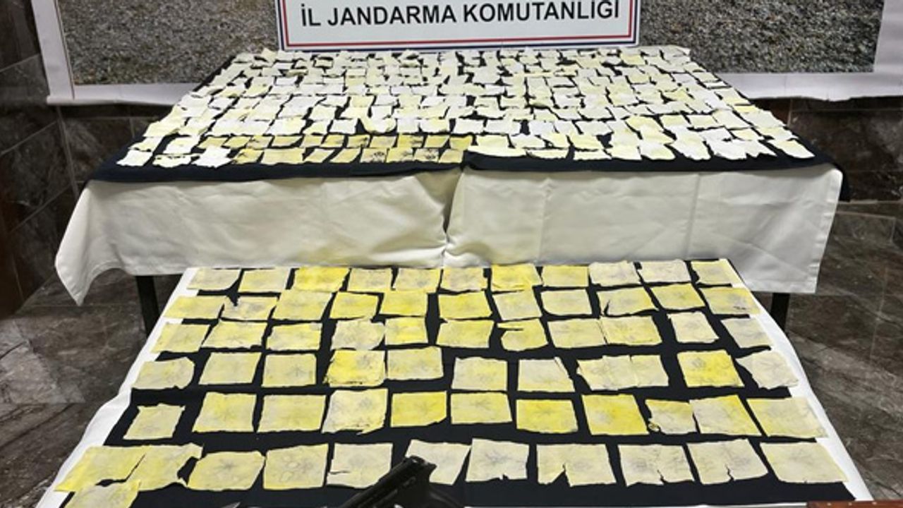 Jandarma’dan zehir tacirlerine dev darbe! 25 milyon liralık uyuşturucu ele geçirildi