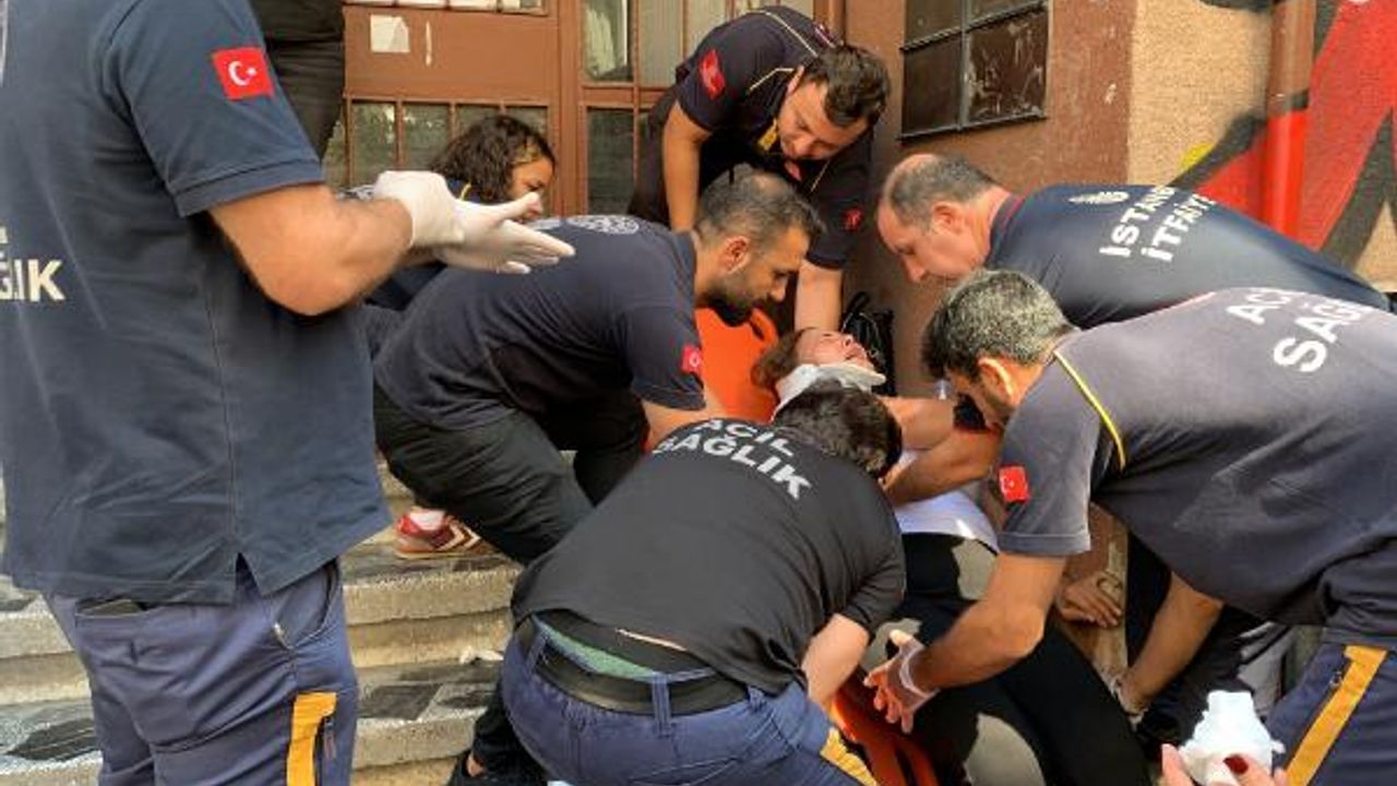 Beşiktaş'ta otomobil takla attı: 2 yaralı 
