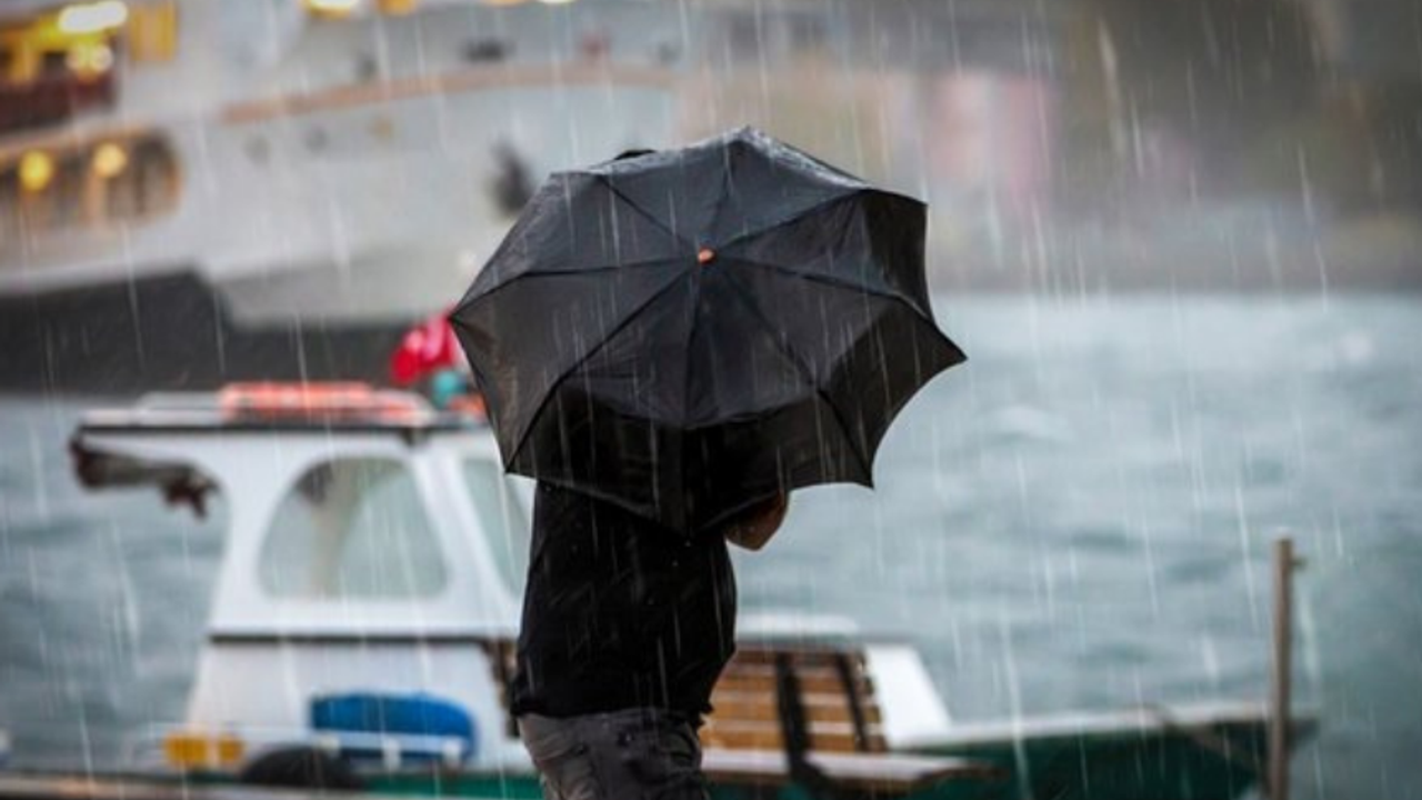 Meteoroloji İstanbul'u saat verip uyardı!  Kuvvetli sağanak ve fırtına geliyor