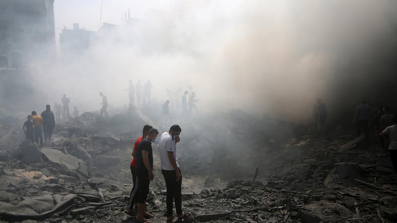 İsrail'in Gazze saldırılarında hayatını kaybedenlerin sayısı 2 bin 329'a yükseldi