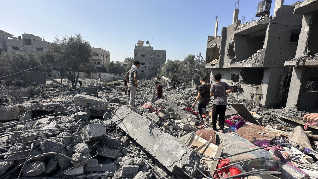 Yoğun bombardıman nedeniyle Gazze'nin dış dünya ile bağlantısı kesildi