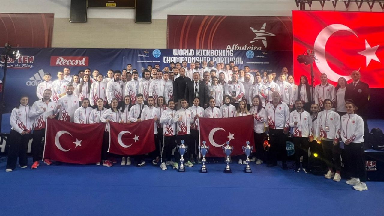 Cumhuriyetin 100. yılında tarihi başarı! Türkiye ilk kez takım halinde dünya şampiyonu