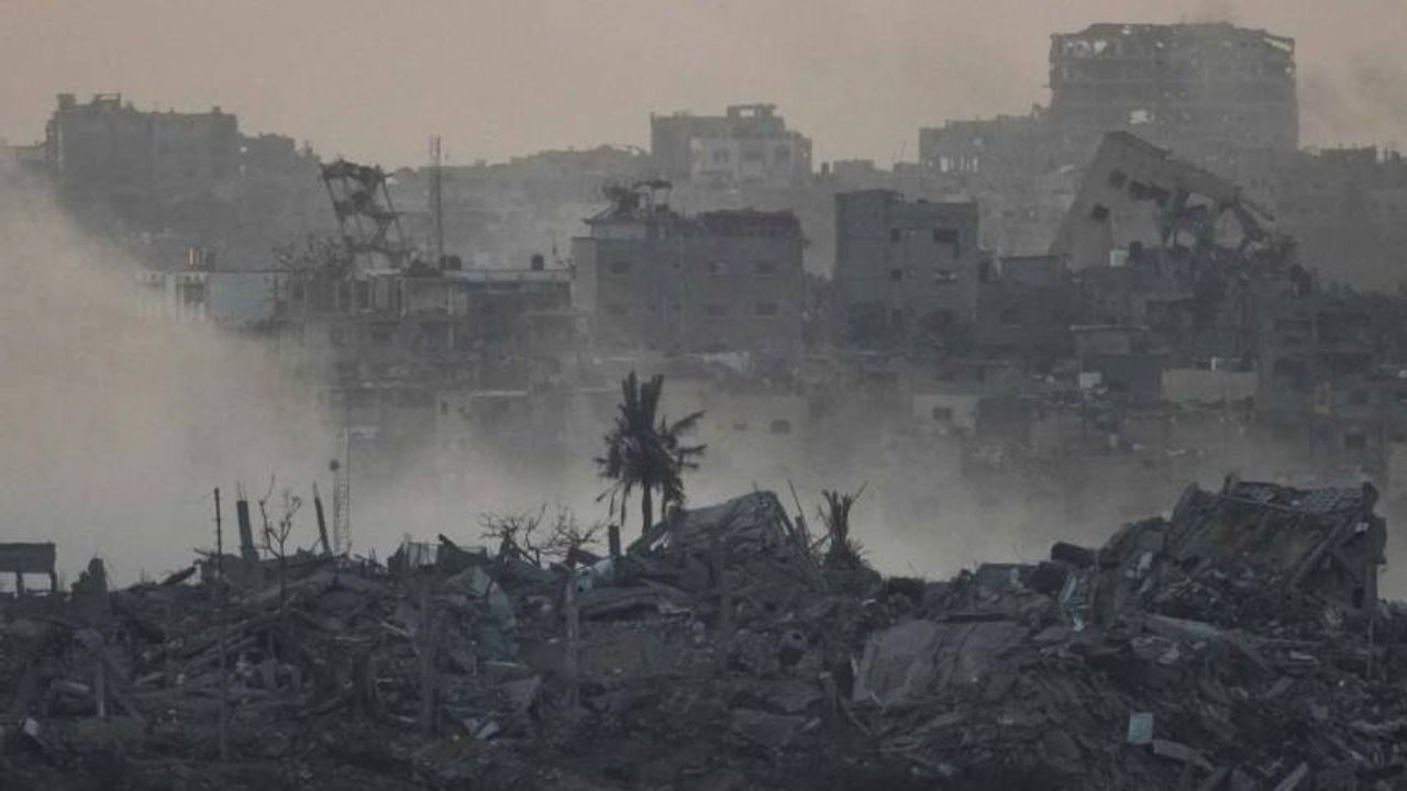 İsrail uçakları Şucaiyye'yi bombaladı: Enkaz altından 300 ölü ve yaralı çıkarıldı