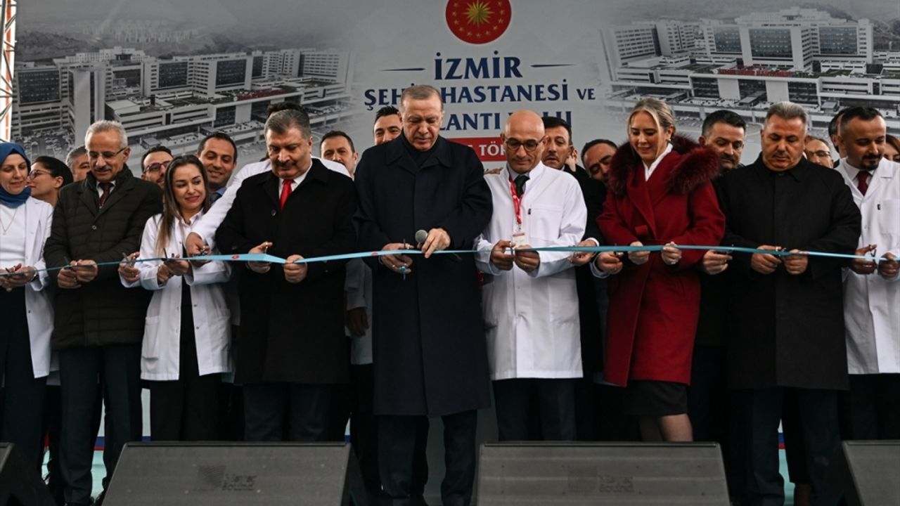 Cumhurbaşkanı Erdoğan, İzmir Bayraklı Şehir Hastanesinin açılışında konuştu: (1)