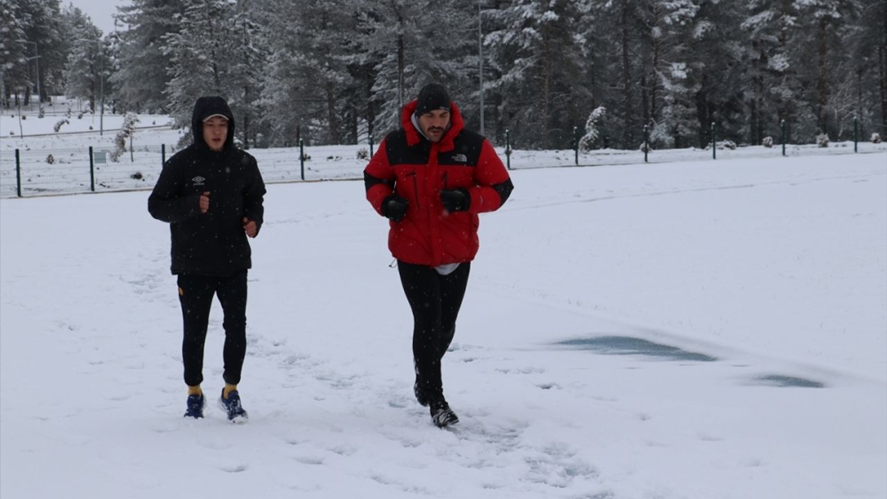 Erkek Boks Milli Takımı, kar kış demeden olimpiyatlara hazırlanıyor