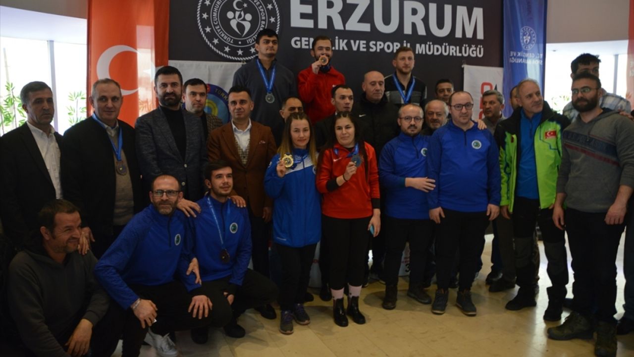 Erzurum'da düzenlenen "İşitme Engelliler Türkiye Satranç Şampiyonası" tamamlandı