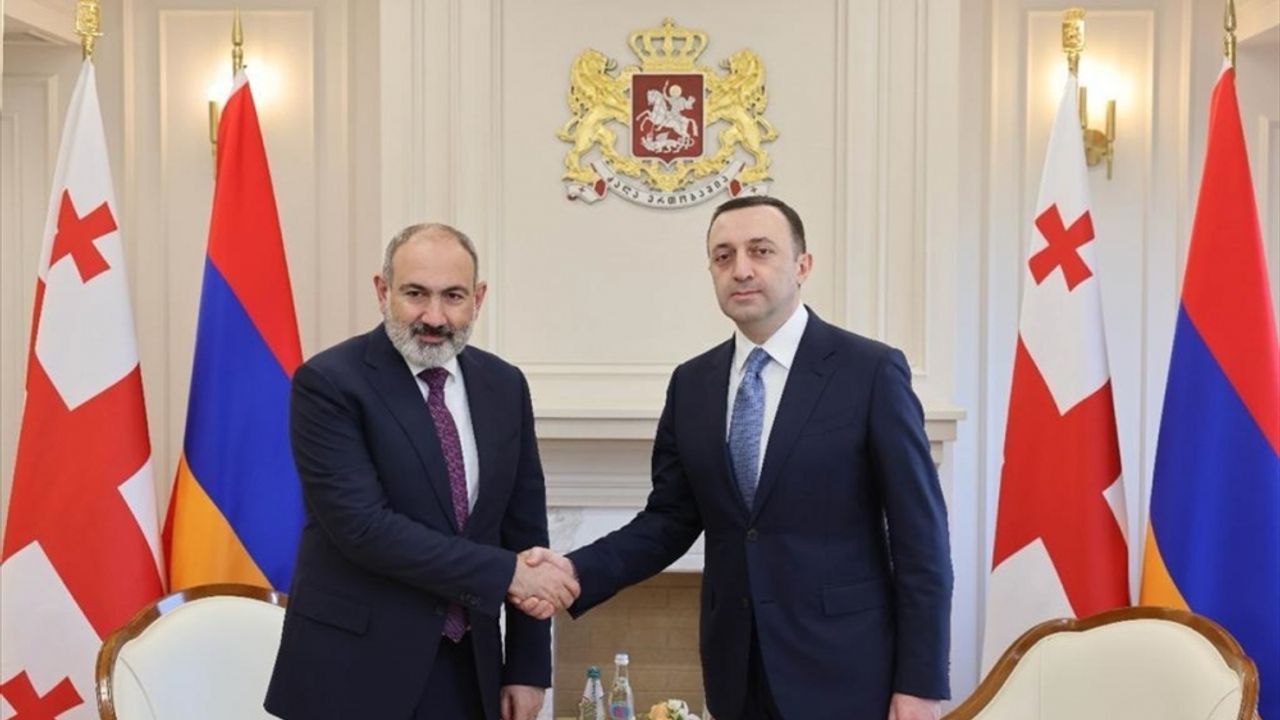 Gürcistan ile Ermenistan arasında stratejik işbirliği memorandumu imzalandı