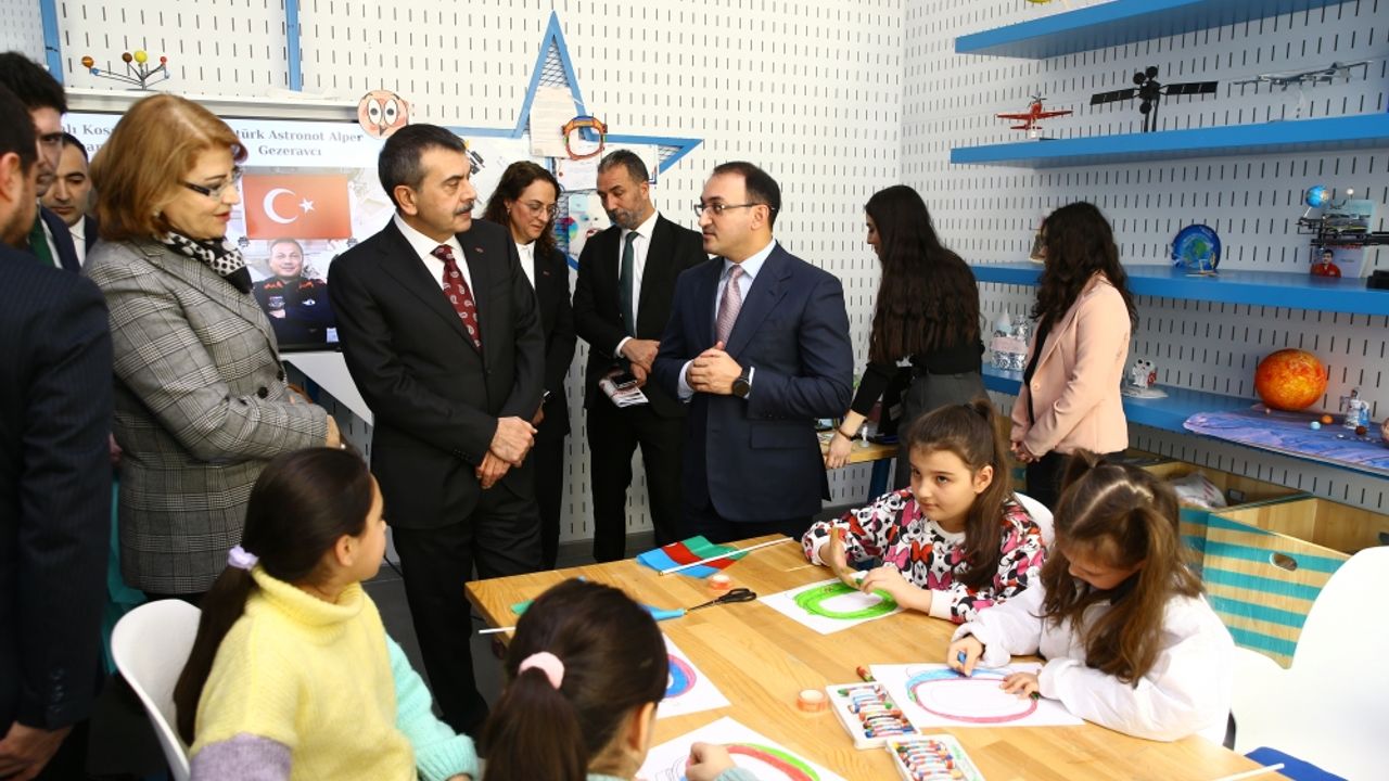 Milli Eğitim Bakanı Yusuf Tekin, Bakü'de Türk eğitim kurumlarını ziyaret etti: