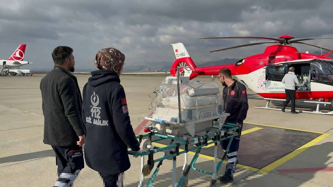 Şırnak'ta 2 aylık hasta bebek ambulans helikopterle Elazığ’a sevk edildi