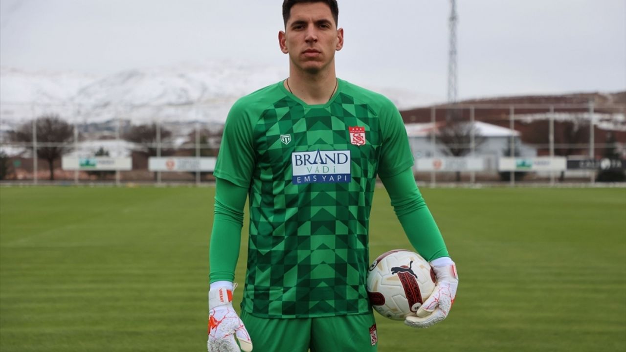 Sivasspor, kaleci Nikolic'i transfer etti