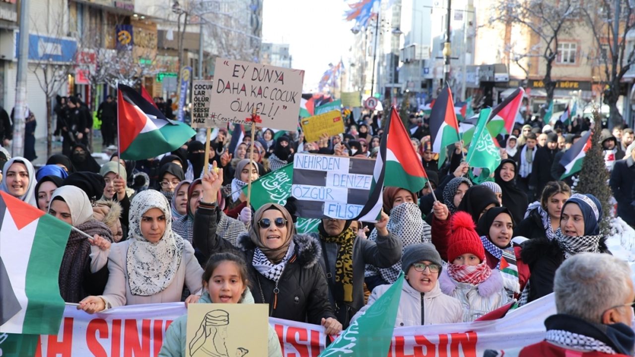 Van ve Muş'ta İsrail'in Gazze'deki saldırıları protesto edildi