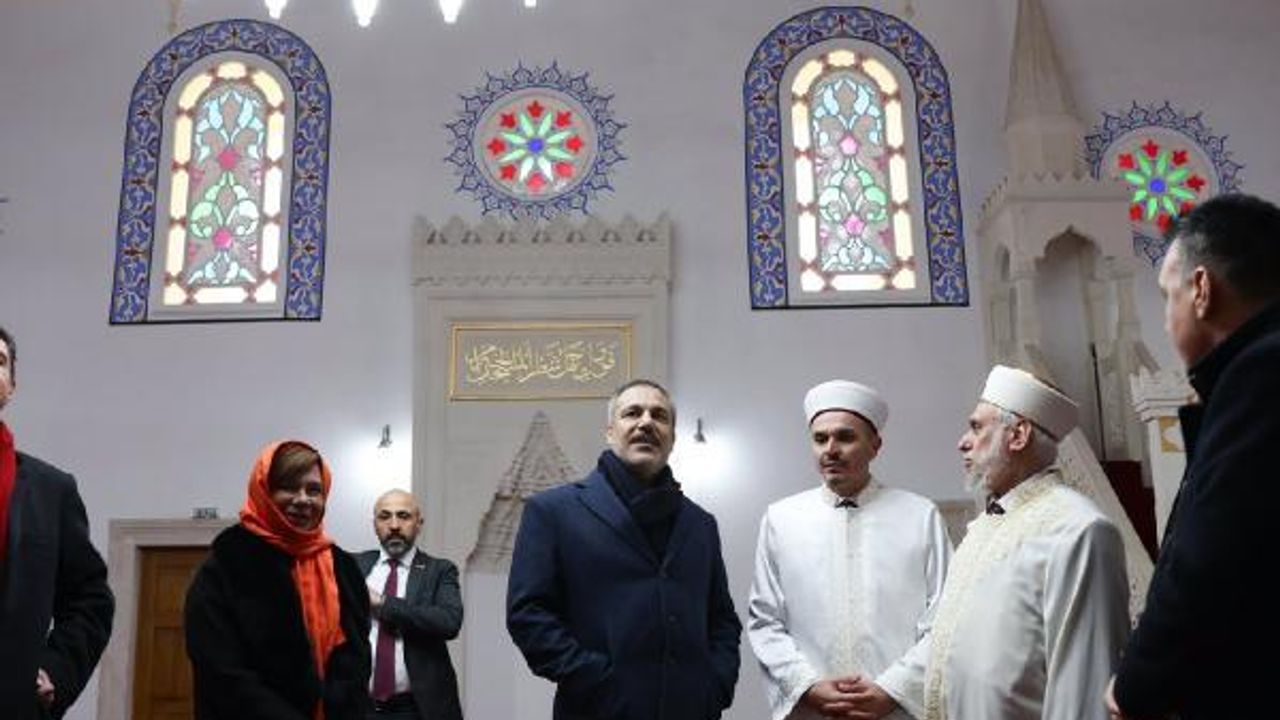 Bakan Fidan, Kadı Seyfullah Efendi Camii'ni ziyaret etti