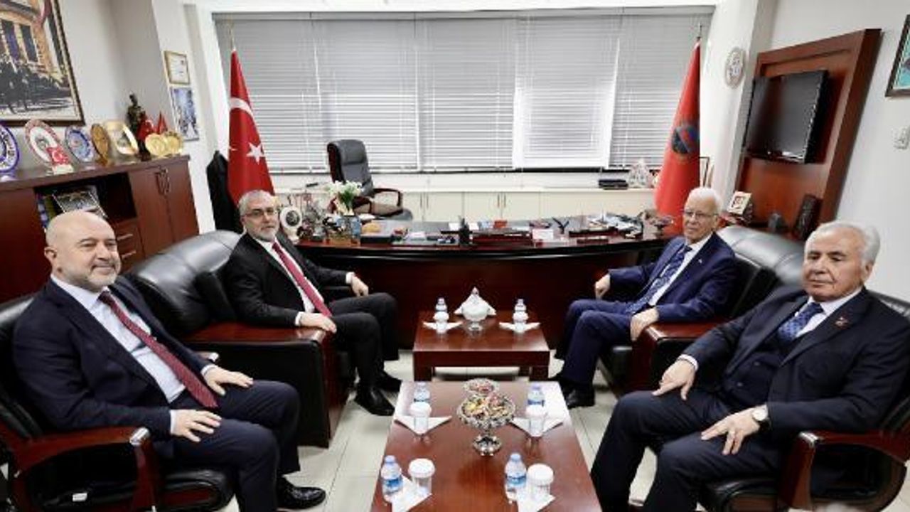 Bakan Işıkhan, Türkiye Emekliler Derneği Genel Başkanı Ergün ile bir araya geldi