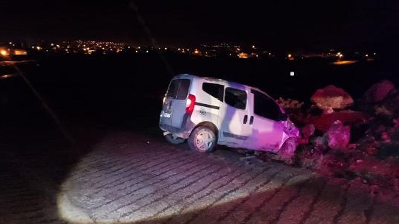 Gaziantep’te hafif ticari araç devrildi: 5 yaralı