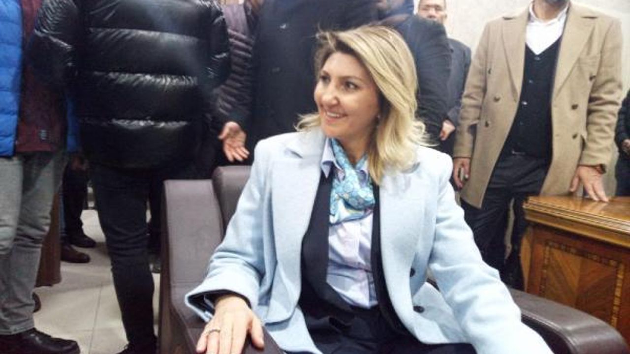 Iğdır’ın ilk kadın belediye başkan adayına coşkulu karşılama