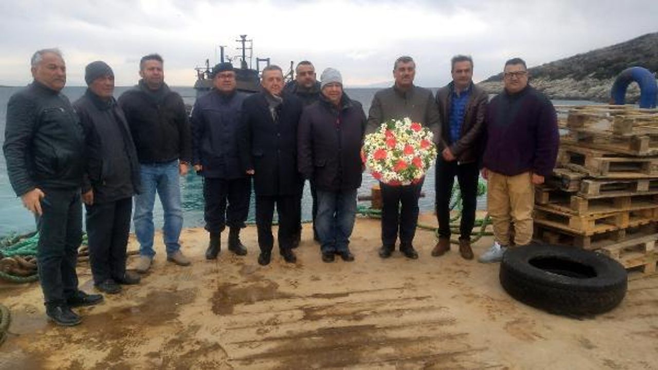 İzmir'de batan tank çıkarma gemisindeki şehitler için tören