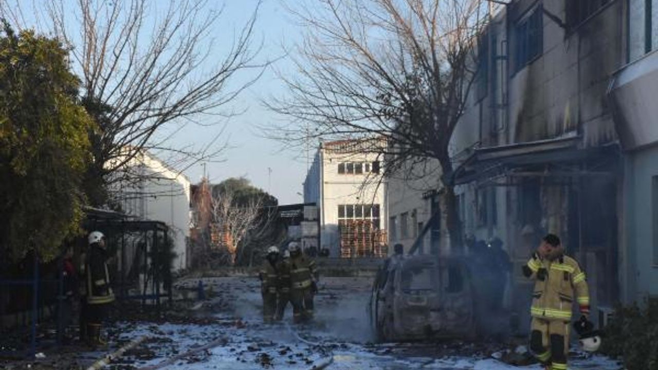 İzmir'de parfüm fabrikasında çıkan yangında ölenlerin sayısı 3'e yükseldi