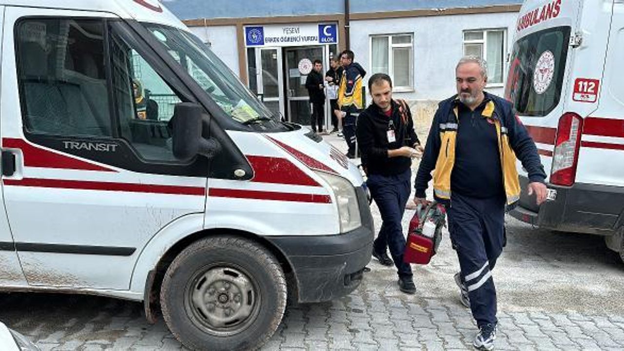 Kütahya’da öğrenci yurdunda zehirlenme şüphesi; 6 öğrenci hastaneye kaldırıldı