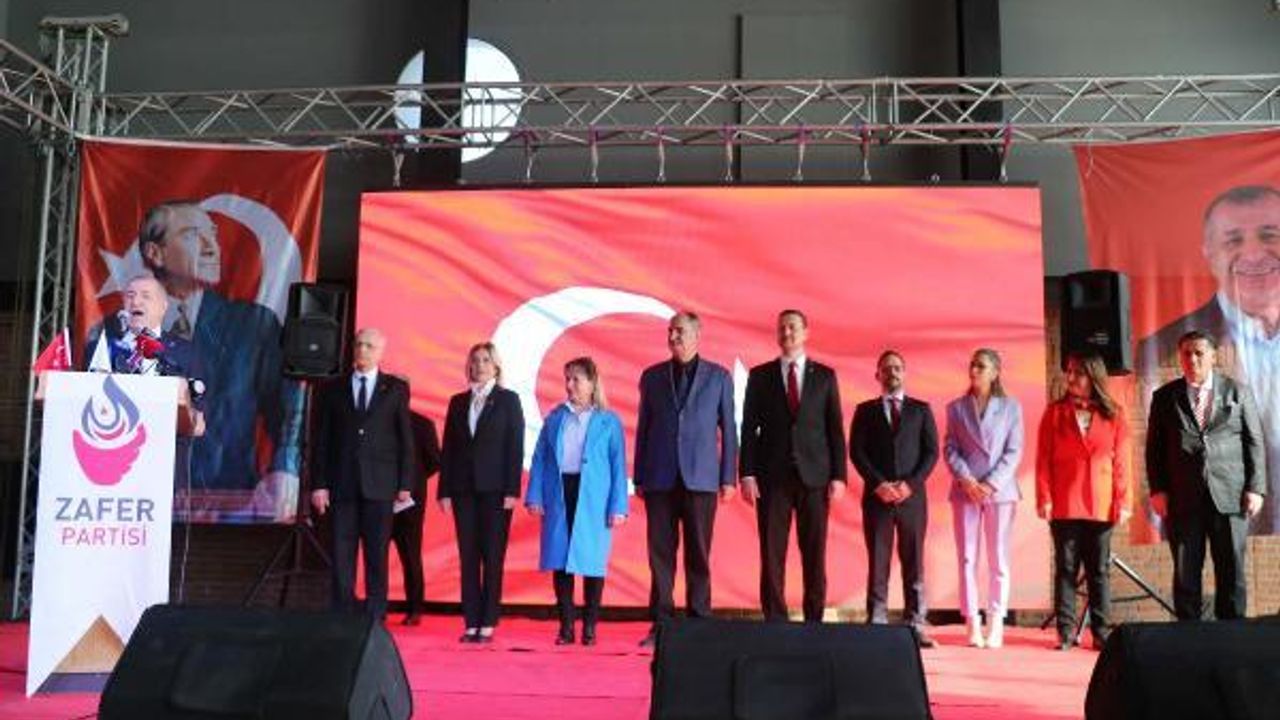 Özdağ, Zafer Partisi'nin İzmir Büyükşehir ve ilçe belediye başkan adaylarını tanıttı