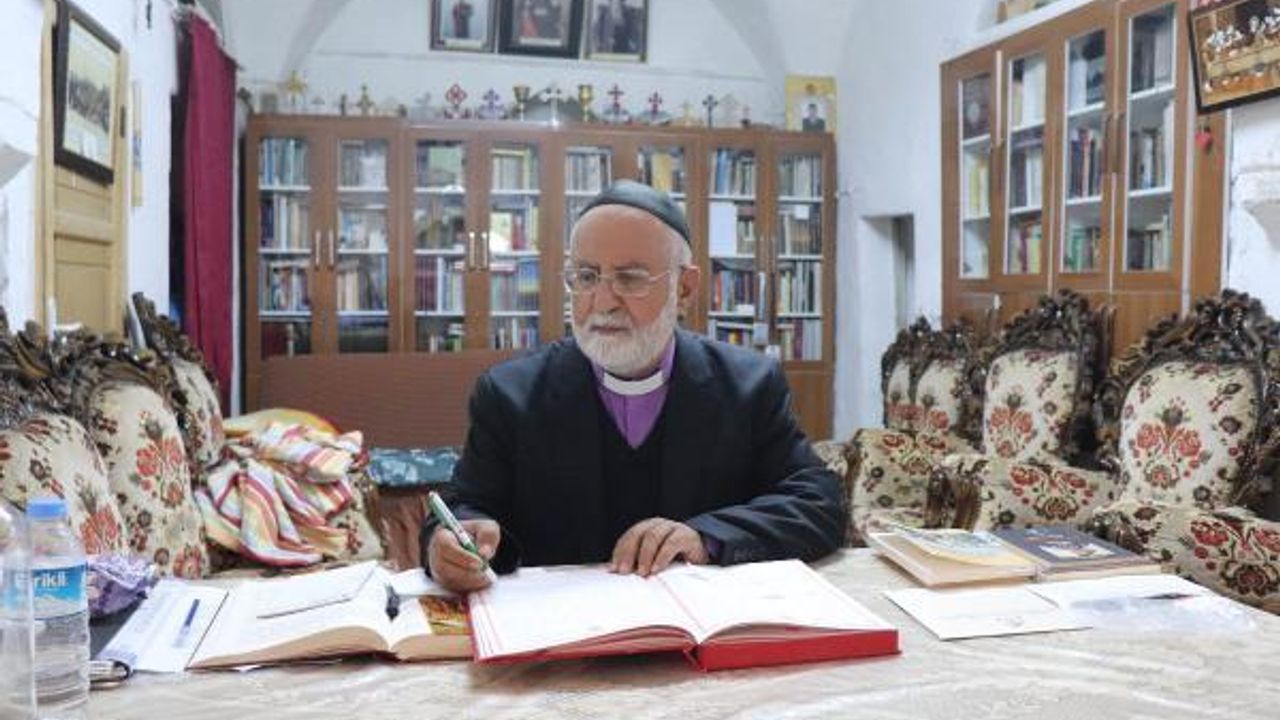 Süryani papaz, Mardin'i tanıtmak için 29 yılda 15 kitap yazdı