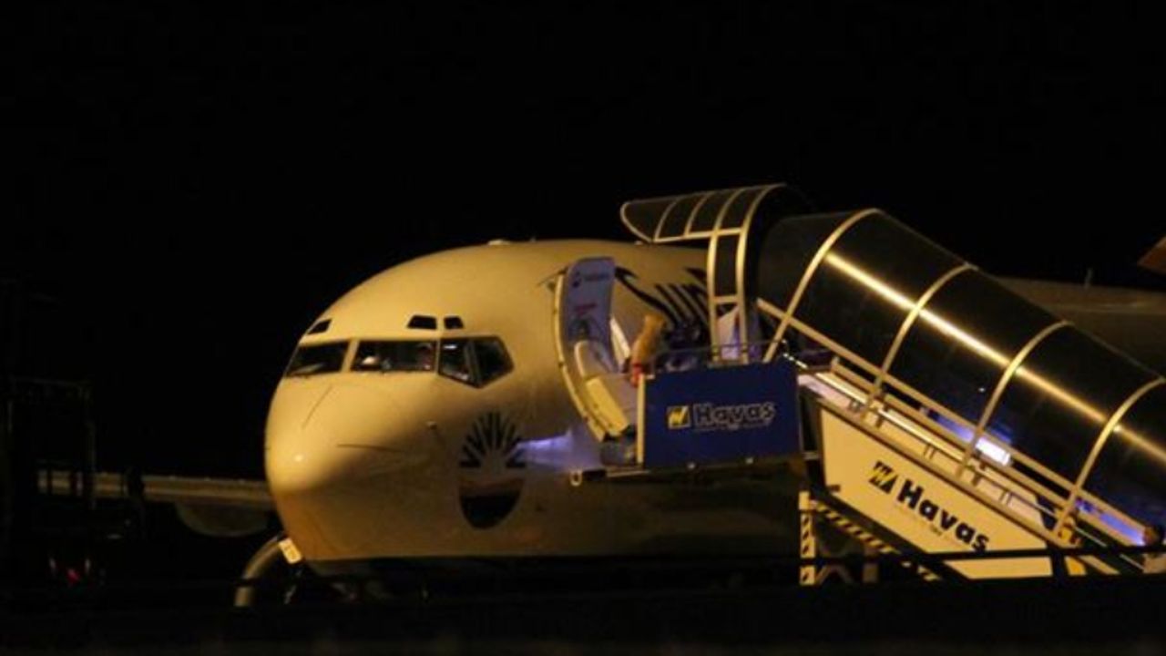Sabiha Gökçen'den Riyad'a giden uçak Antalya'da acil iniş yaptı