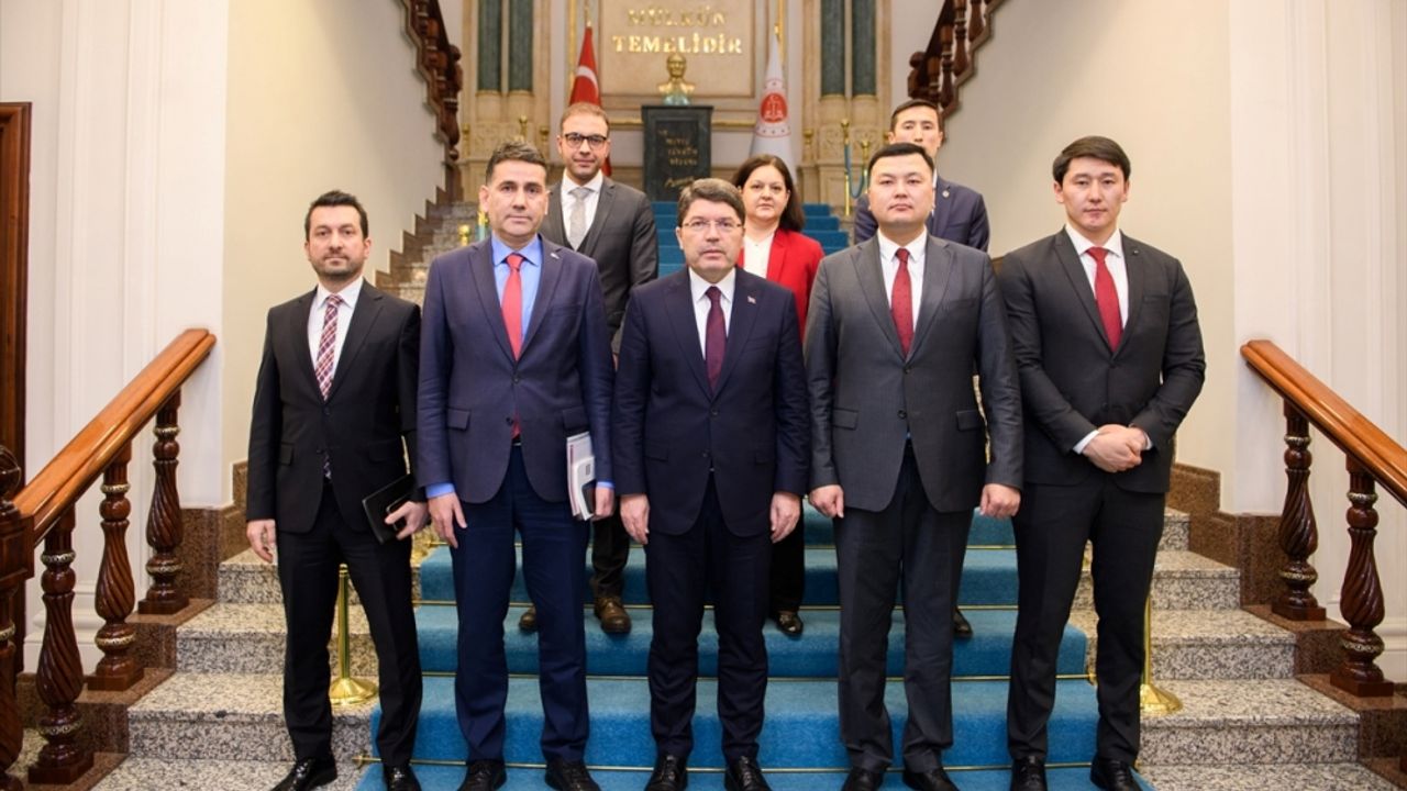 Adalet Bakanı Tunç, Makedon ve Kırgız mevkidaşlarıyla görüştü