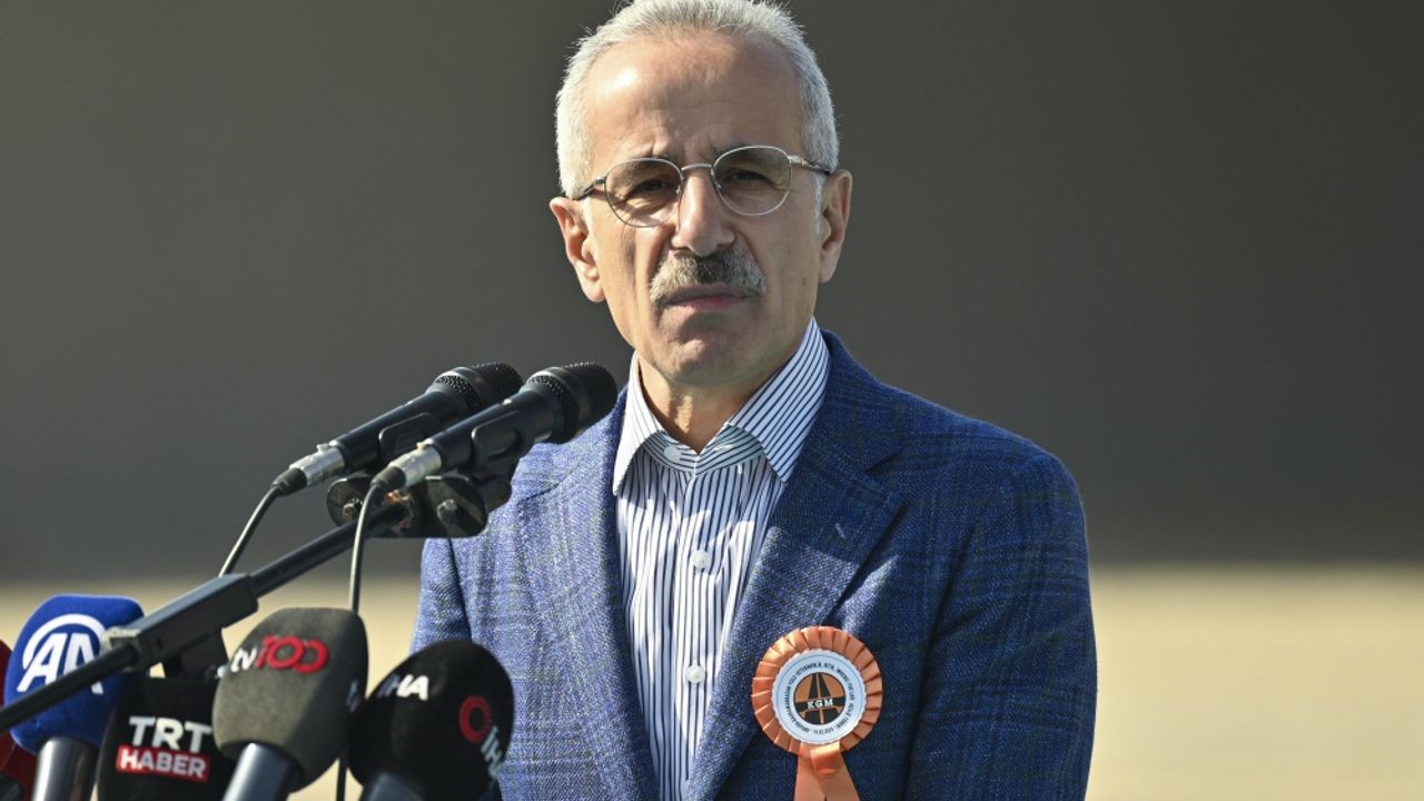 Bakan Uraloğlu, Ankara-Kahramankazan yolu ile bazı kavşakların açılış töreninde konuştu: