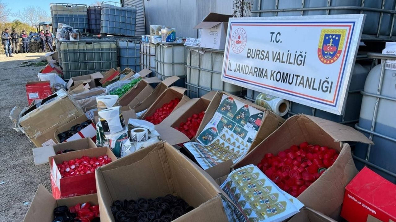 Bursa'da 35 bin litre kaçak madeni yağ ele geçirildi
