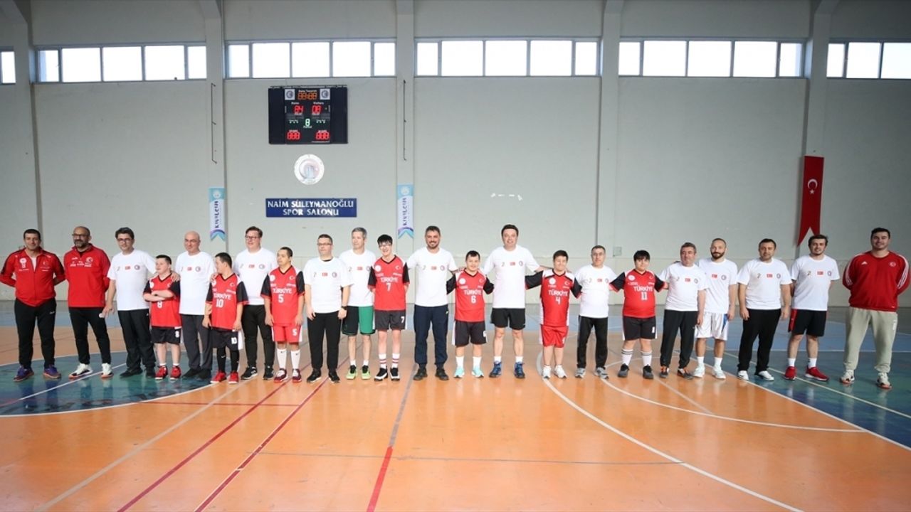Çanakkale'de Down Sendromlu Basketbol Milli Takımı, kent protokolüyle maç yaptı