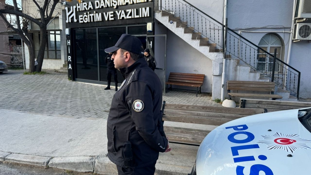 İzmir'de nitelikli dolandırıcılık iddiasıyla 30 zanlı hakkında gözaltı kararı verildi