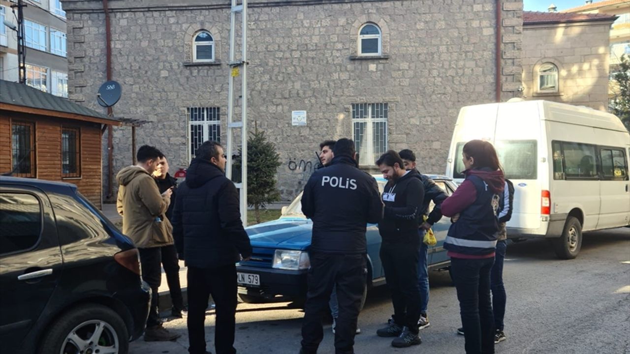 Kayseri'de 8 düzensiz göçmen yakalandı