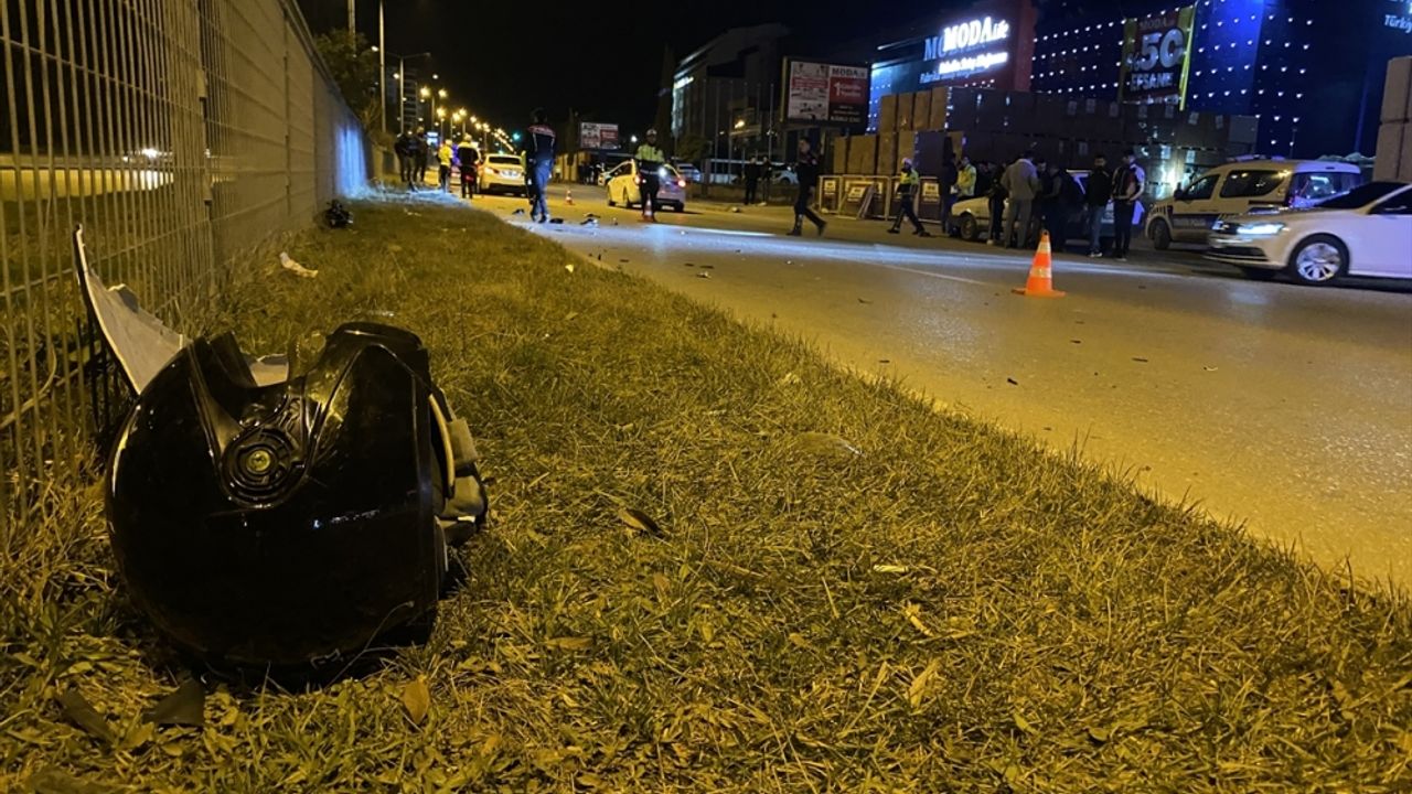 Tokat'ta otomobilin çarptığı motosikletteki 2 kişi ağır yaralandı
