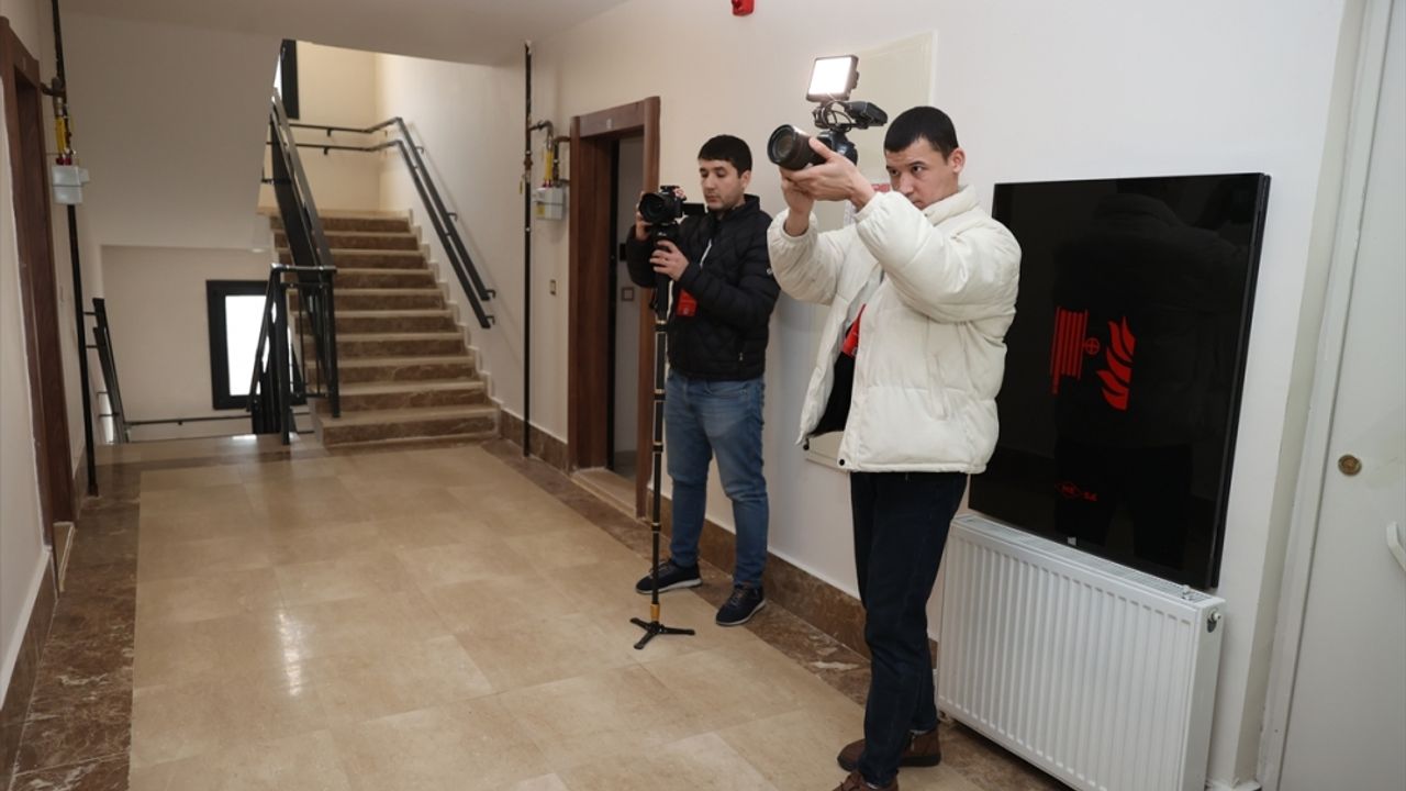 Ulusal ve uluslararası medya mensupları Kahramanmaraş'ta deprem bölgesi hakkında bilgilendirildi