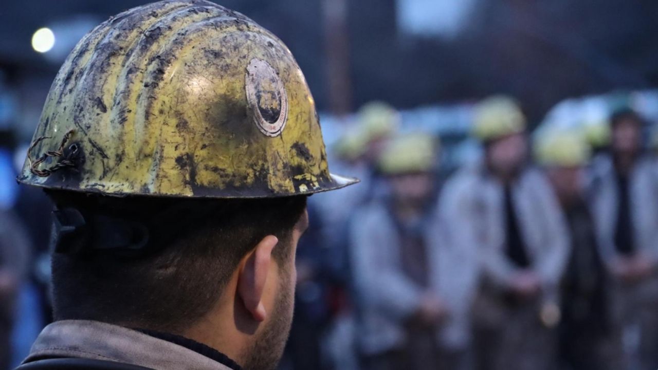 Zonguldak'ta madenciler, 6 Şubat'taki depremlerde hayatını kaybedenleri dualarla andı