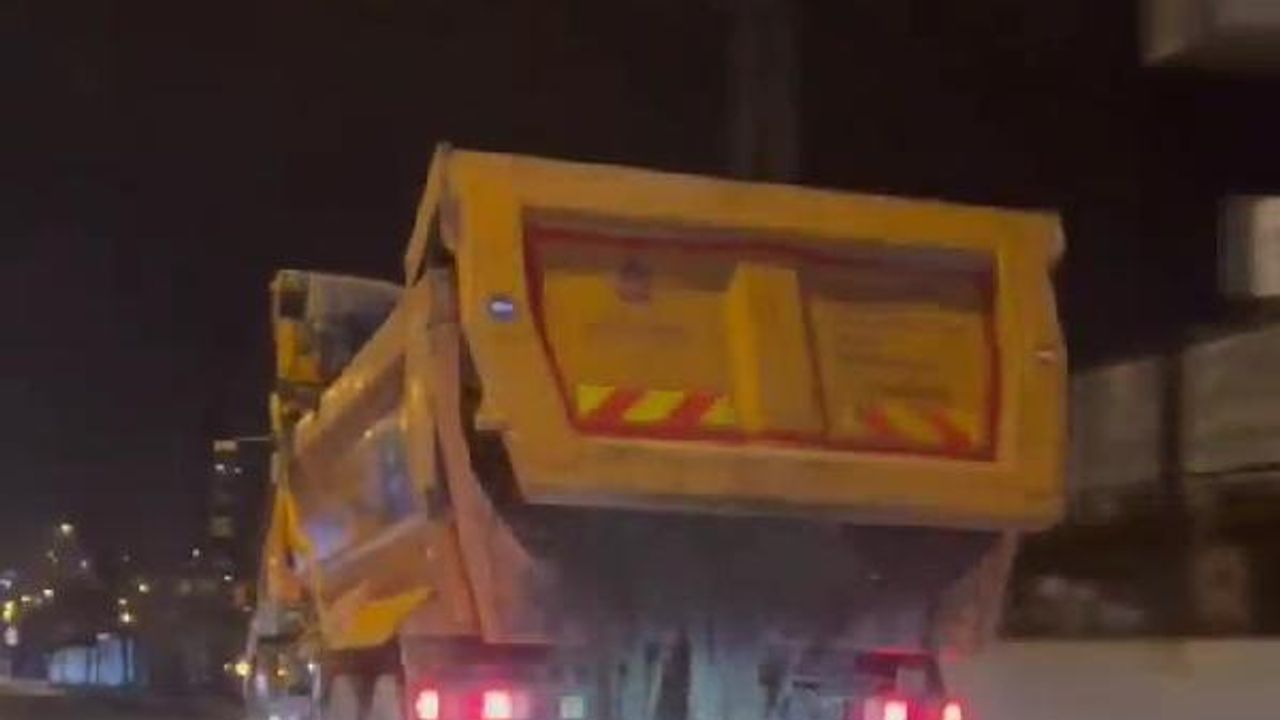 Arnavutköy'de yola moloz dökerek ilerleyen kamyon şoförü yakalandı 