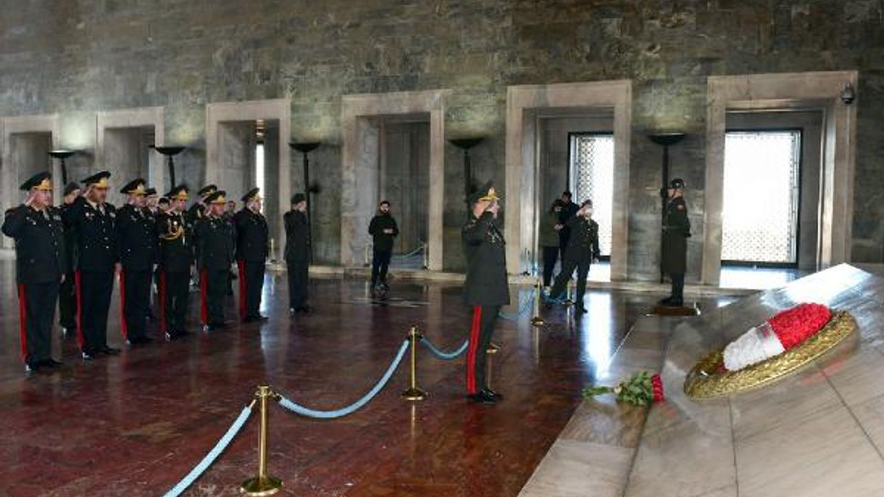 Azerbaycan Silahlı Kuvvetlerinde görevli Generaller, Anıtkabir'i ziyaret etti