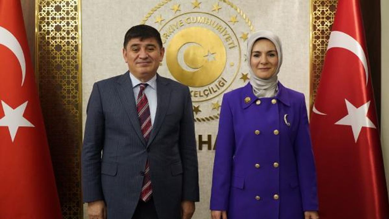 Bakan Göktaş, Türkiye'nin Doha Büyükelçiliğini ziyaret etti