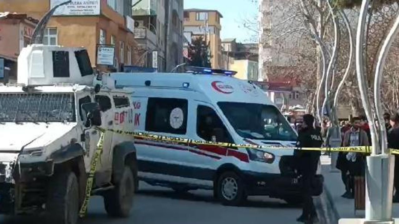 Diyarbakır’da silahlı kavgada 2’si yoldan geçen 3 yaralı; biri spor kulübü başkanı