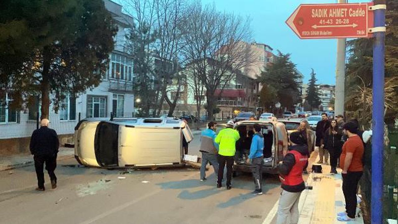 Edirne'de iki otomobil çarpıştı; 1 yaralı