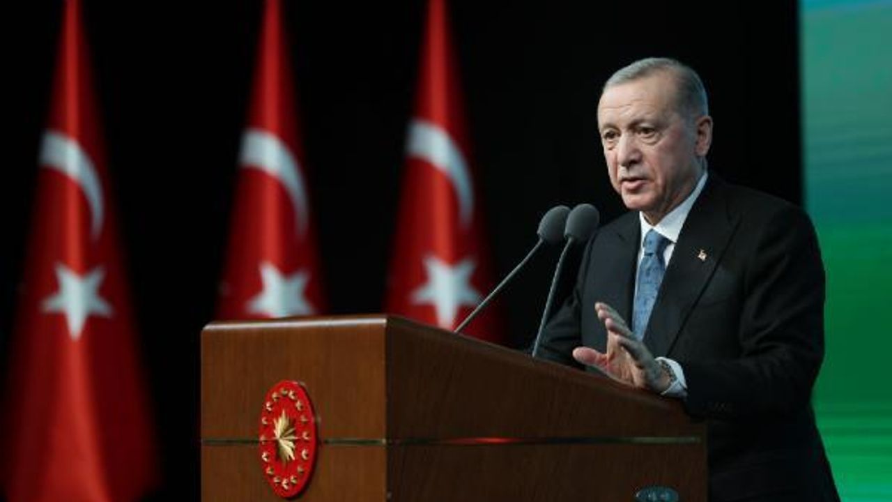 Erdoğan: 15 Temmuz, hoca kılıklı sahtekarların ülkemize ne kadar zarar verebileceğinin örneğidir