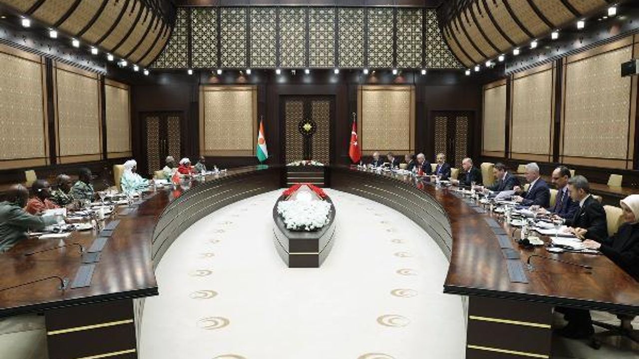 Erdoğan, Nijer Başbakanı ve Ekonomi-Finans Bakanı Zeine ile heyetler arası görüşme gerçekleştirdi