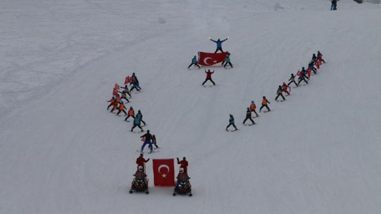 Hakkari'nin 2 bin 800 rakımlı kayak merkezinde festival