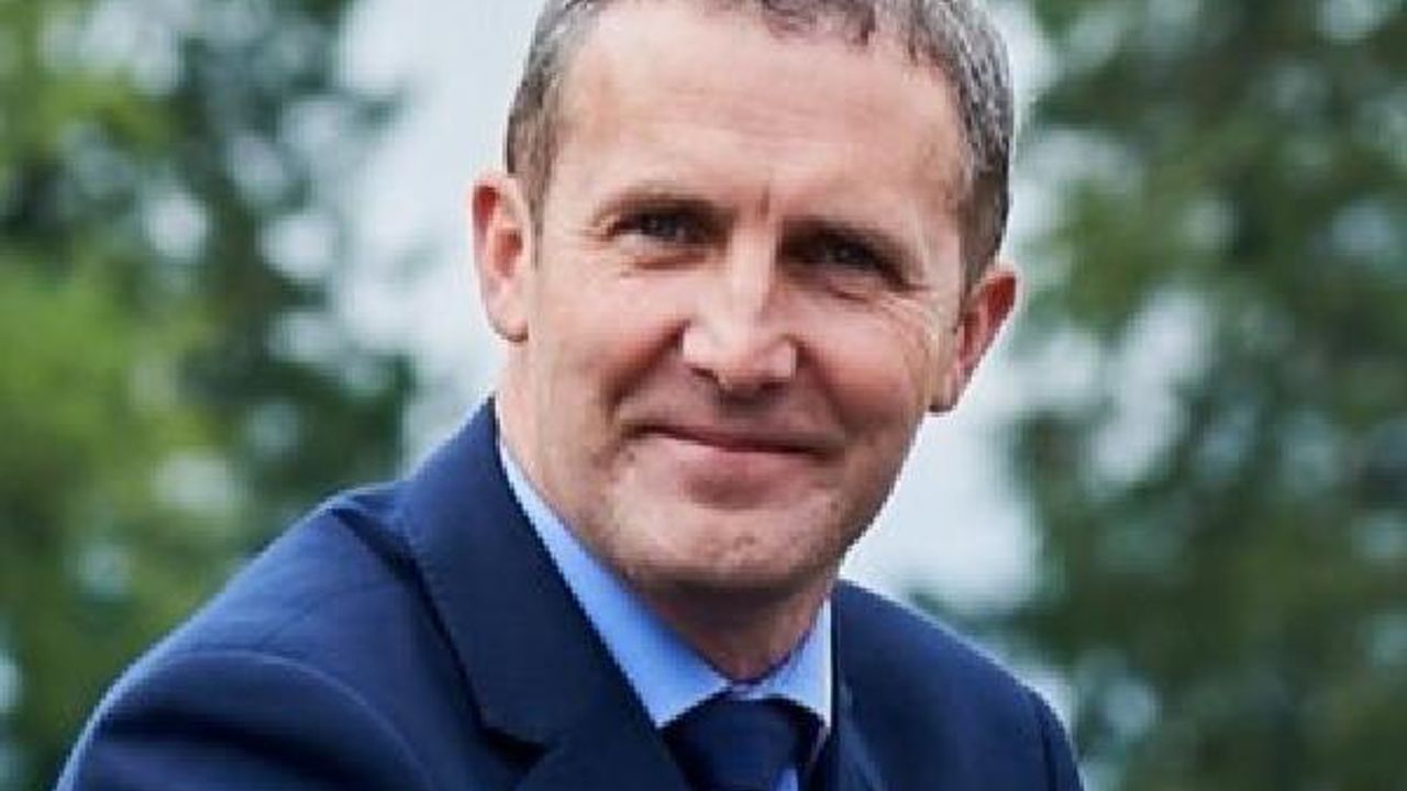 İskoçya Sağlık Bakanı, 11 bin pound’luk internet faturası sonrasında istifa etti