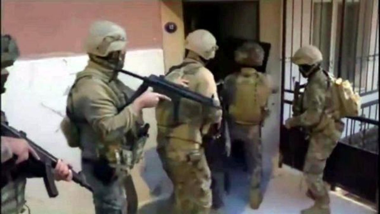 İzmir merkezli 9 ilde FETÖ operasyonu: 10 gözaltı
